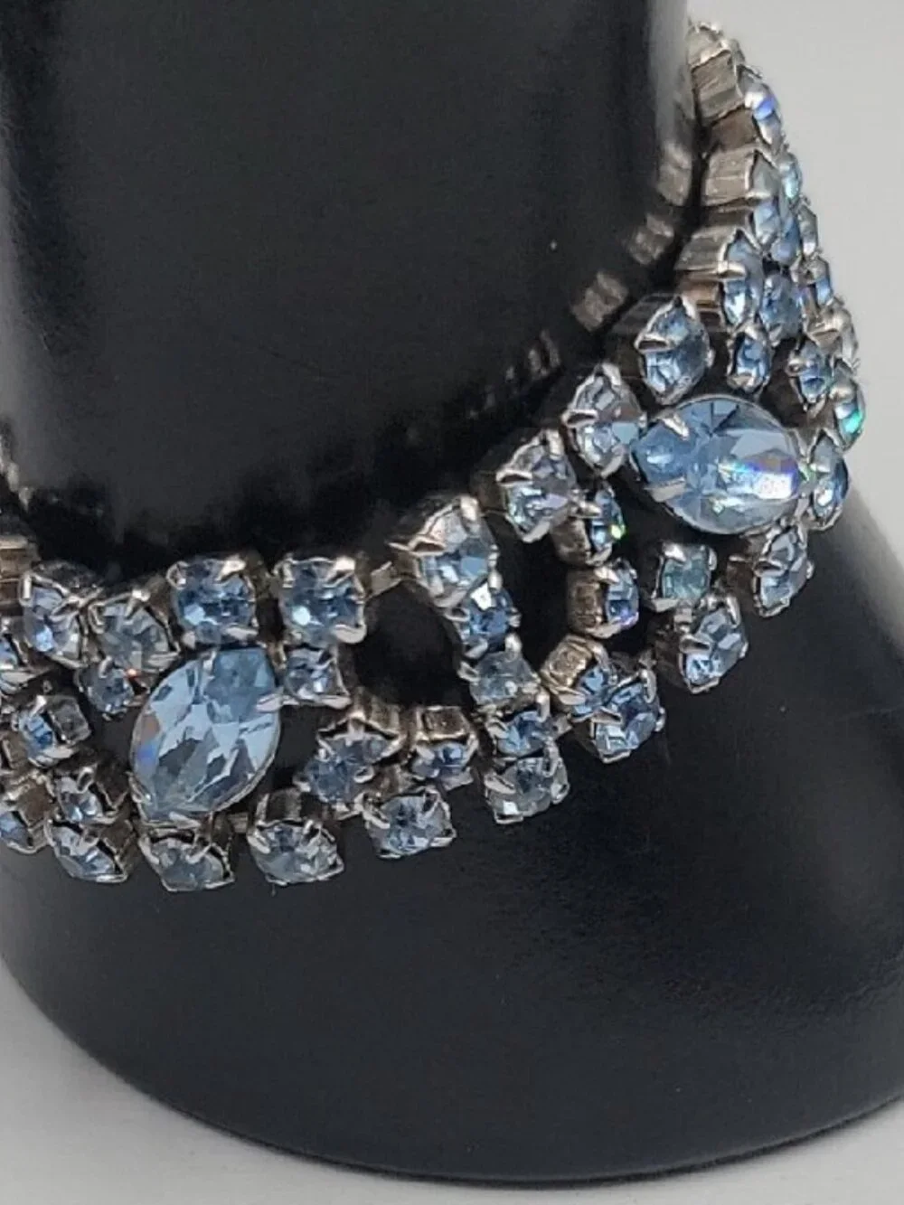 BY Gale Blue Crystal Tennis Bracelet 1980s High Quality Collectors Vintage 7